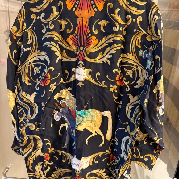 EXCELLENT Hermes 100 percent Silk Blouse - Picture 5 of 6